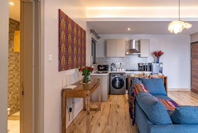 Serviced 1 Bed Apartment with En Suite at Westlands Rd - 3