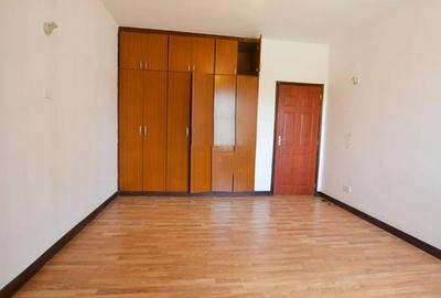 4 Bed Apartment with En Suite at Brookside Drive