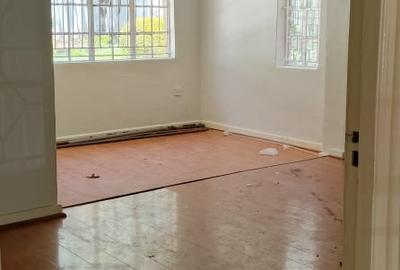 8 Bed House with En Suite at Lavington