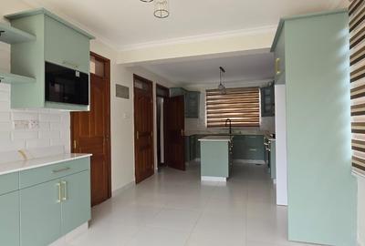 4 Bed House with En Suite in Runda