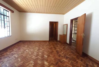 4 Bed Townhouse with En Suite in Spring Valley - 4