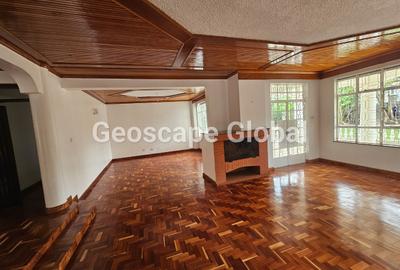 5 Bed House with En Suite in Runda - 4