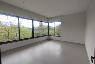 5 Bed House with En Suite in Loresho - 3