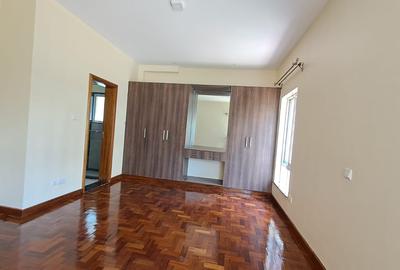 5 Bed House with En Suite in Lavington