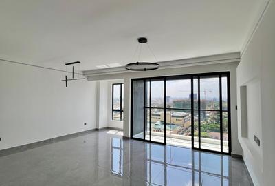 2 Bed Apartment with En Suite in Lavington