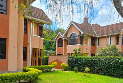 4 Bed Townhouse with En Suite in Lavington - 2