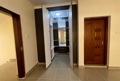 4 Bed Villa with En Suite in Kitengela