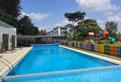 4 Bed House with En Suite at Loft Two Rivers - 4