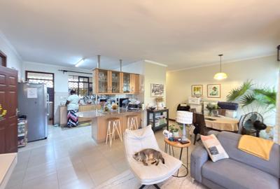 Serviced 2 Bed Apartment with En Suite in Brookside - 4