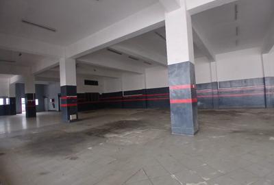 5,500 ft² Warehouse with Parking in Industrial Area - 4