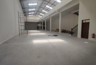 11,691 ft² Warehouse with Service Charge Included in Ruaraka