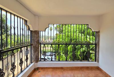 4 Bed Townhouse with En Suite in Kyuna - 4