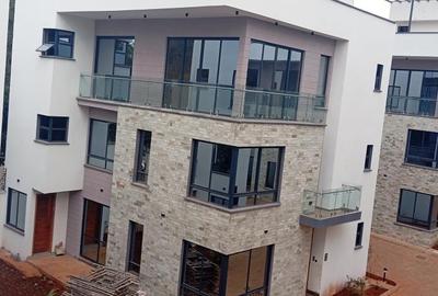 4 Bed Townhouse with En Suite at Lavington Green