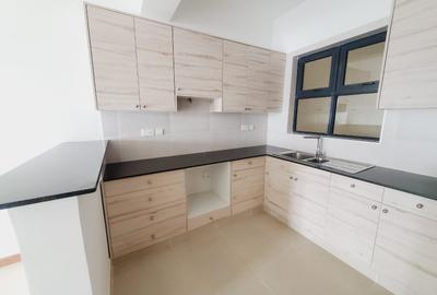 2 Bed Apartment with En Suite at Lantana Road