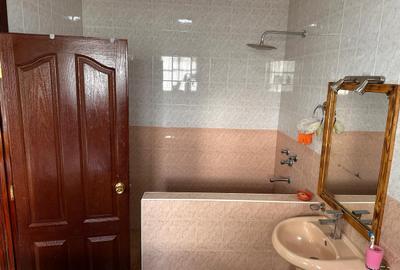 5 Bed House with En Suite at Kuro Road - 4