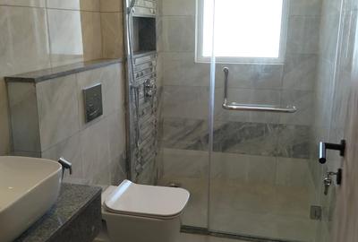 2 Bed Apartment with En Suite in Parklands - 4