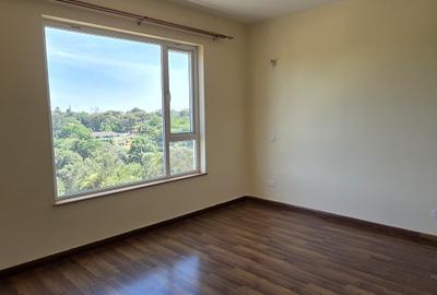 4 Bed Apartment with En Suite at Parklands - 4