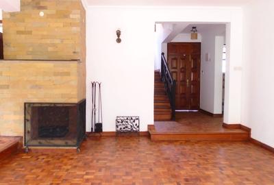 5 Bed Townhouse with En Suite in Lavington