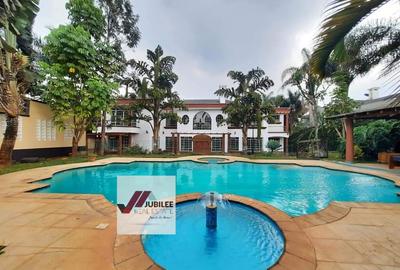 6 Bed House with En Suite in Nyari