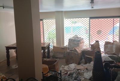 1,200 ft² Commercial Property with Service Charge Included in Parklands - 4