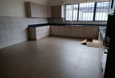 6 Bed Townhouse with En Suite in Loresho - 3