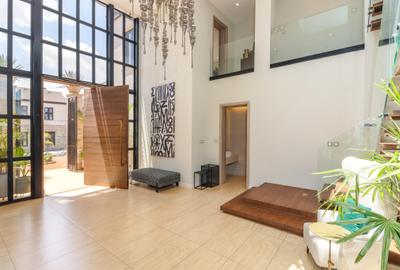 4 Bed Villa with En Suite in Runda - 2