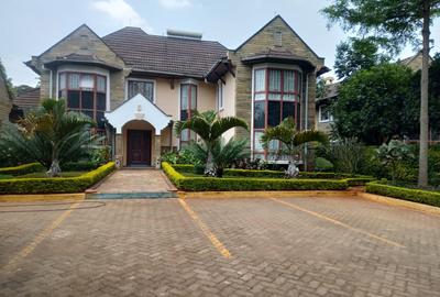 4 Bed House with En Suite in Runda