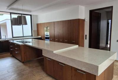 4 Bed House with En Suite in Loresho - 4