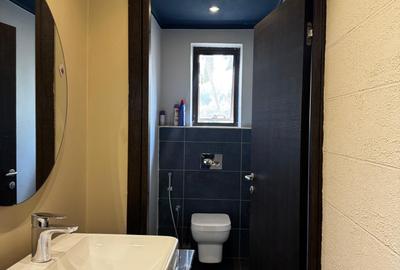 5 Bed House with En Suite in Runda