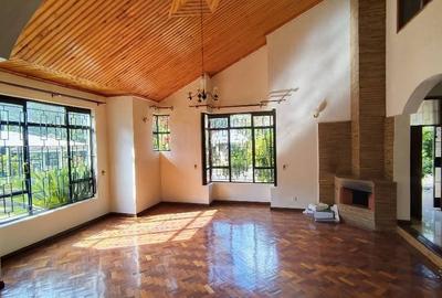 5 Bed House with En Suite at Runda
