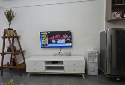 1 Bed Apartment with Gym at Riverside Gardens - 4