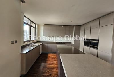 5 Bed Apartment with En Suite in Spring Valley - 4