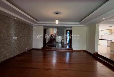 5 Bed Townhouse with En Suite in Lavington - 4