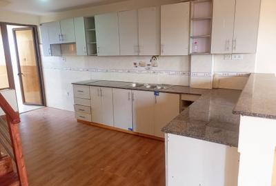 3 Bed Apartment with En Suite at Thindigua