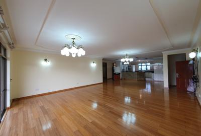 3 Bed Apartment with En Suite at 1St Parklands Avenue - 4