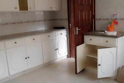 4 Bed Apartment with En Suite in Westlands Area