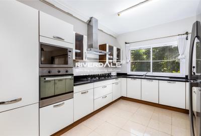 Furnished 3 Bed Apartment with En Suite in Kileleshwa