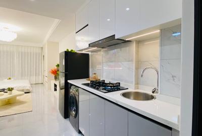 Studio Apartment with En Suite at Wood Avenue - 4