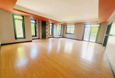 5 Bed Townhouse with En Suite at Lavington Green
