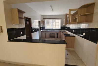 2 Bed Apartment with En Suite in Kilimani - 2