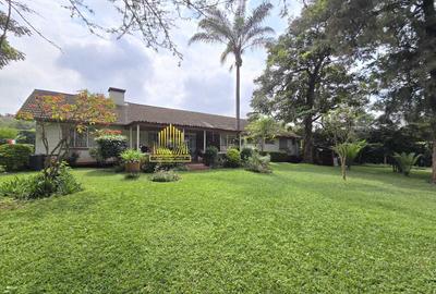 4 Bed House with En Suite in Lavington