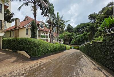 4 Bed Townhouse with En Suite in Riverside