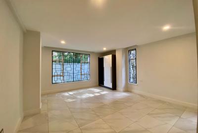 3 Bed Apartment with En Suite in Rhapta Road