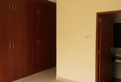 3 Bed Apartment with En Suite at Daidai