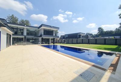 5 Bed House with En Suite at Nyari
