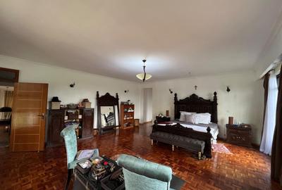 4 Bed House with En Suite at Karen Plains