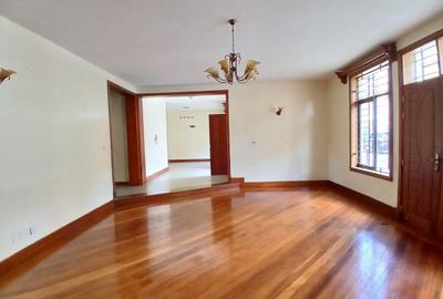 5 Bed Townhouse with En Suite in Lavington - 4