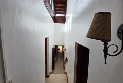 4 Bed House with Garden in Spring Valley - 3