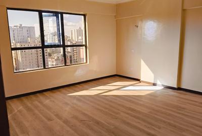 5 Bed Apartment with En Suite at Parklands - 3