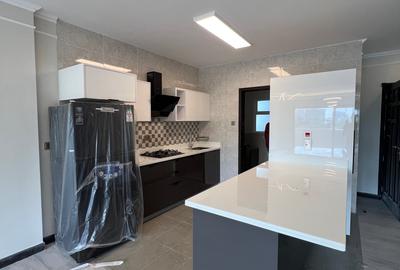 2 Bed Apartment with En Suite at Riverside Gardens